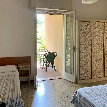 Garni Picnic Отель *