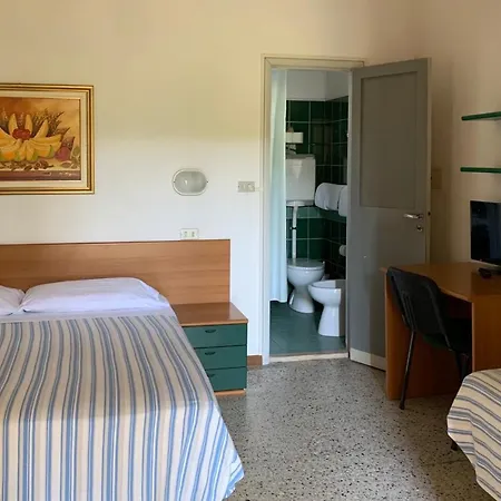 加尔尼野餐酒店