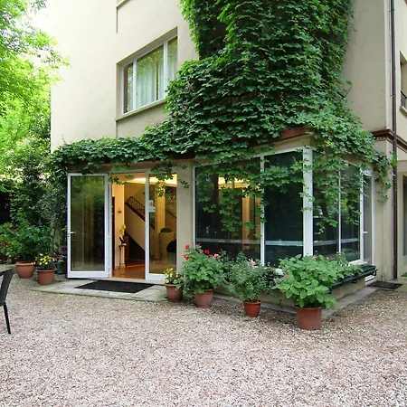 加尔尼野餐酒店