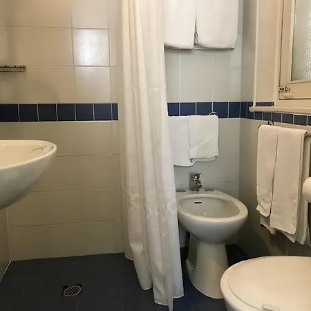 加尔尼野餐酒店