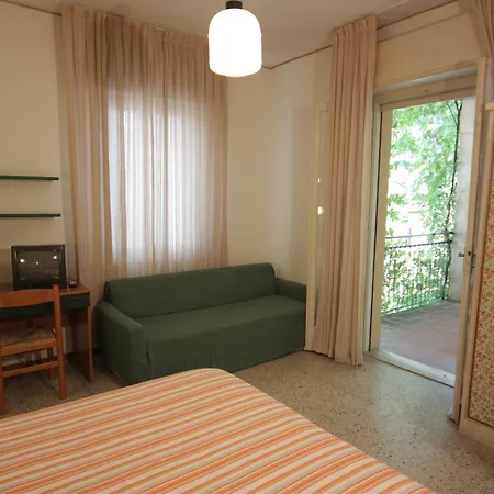 Garni Picnic Hotel *