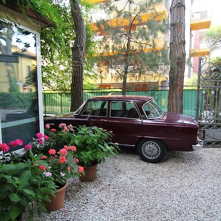 Garni Picnic Hotell *