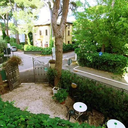 Garni Picnic فندق ريتشيوني